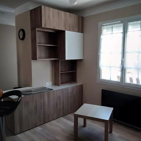 Apartment Chaillot 6 *